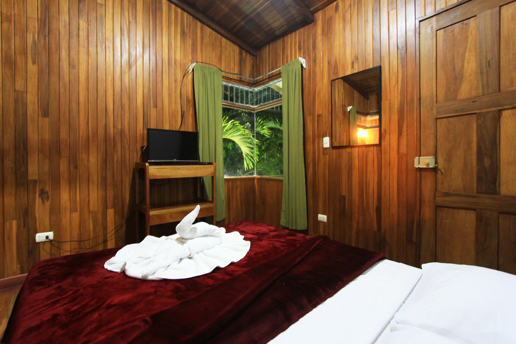 Santa Elena Hostel Resort Monteverde Ngoại thất bức ảnh
